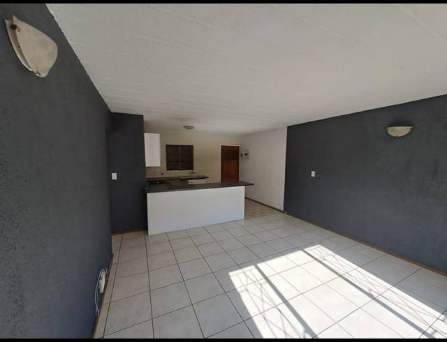2 BEDROOM APARTMENT FOR SALE IN HELDERKRUIN